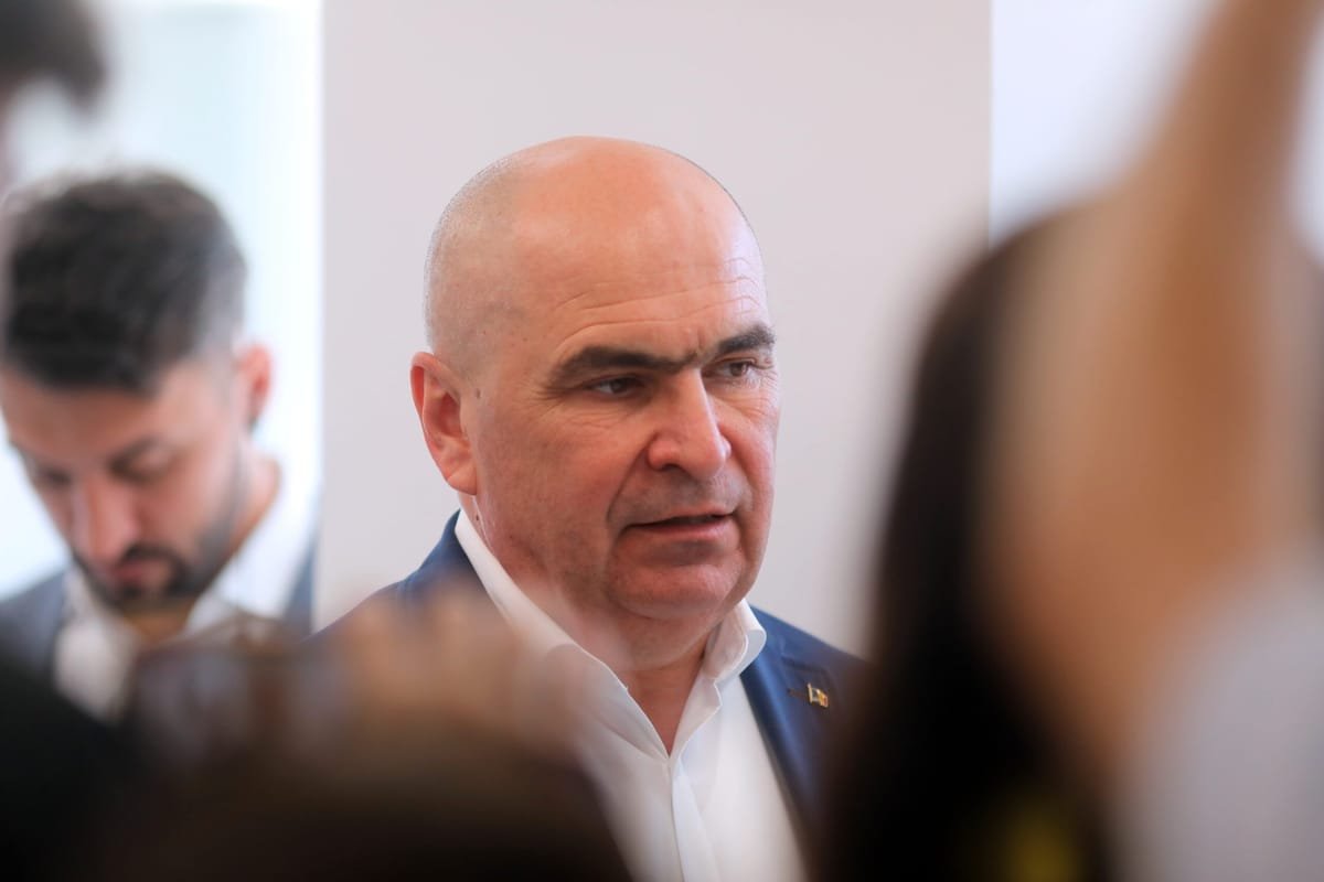 Jumătate dintre români cred că PNL a greșit votând Guvernul Niculescu, arată un sondaj Avangarde