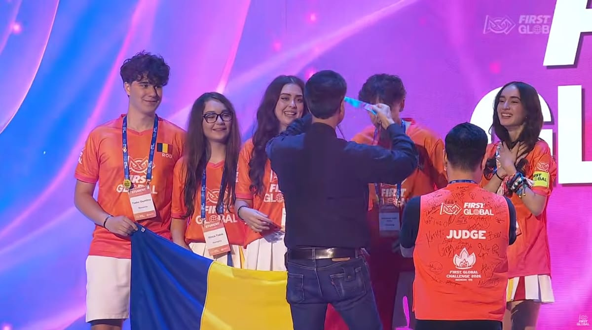 La Incheon, cinci liceeni români au luat argint la Olimpiada mondială de robotică, sprijiniți și de UVT