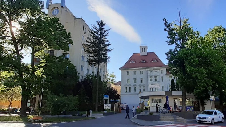 La Maternitatea Brașov, tatăl poate fi alături la naștere, contra cost; proiect de lege, în Senat