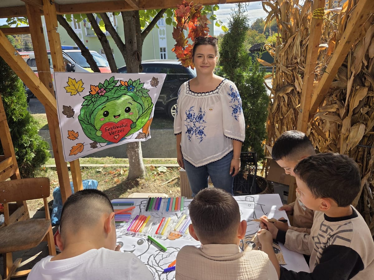 La Moșna, zece mămici au pregătit un atelier de creație pentru copii la Festivalul Verzei