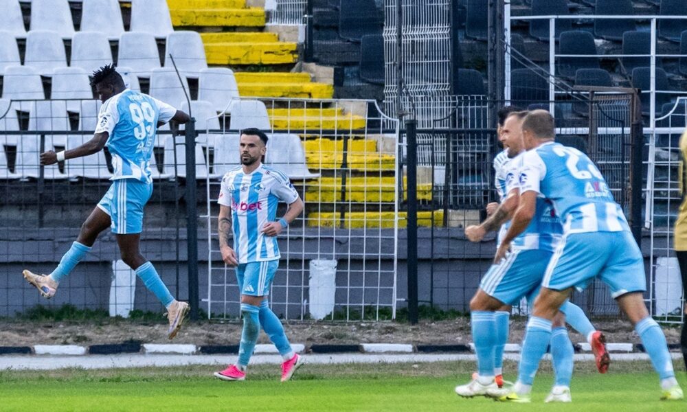 La Petroșani, Corvinul a învins FC Voluntari cu 3-2, după revenirea în județ