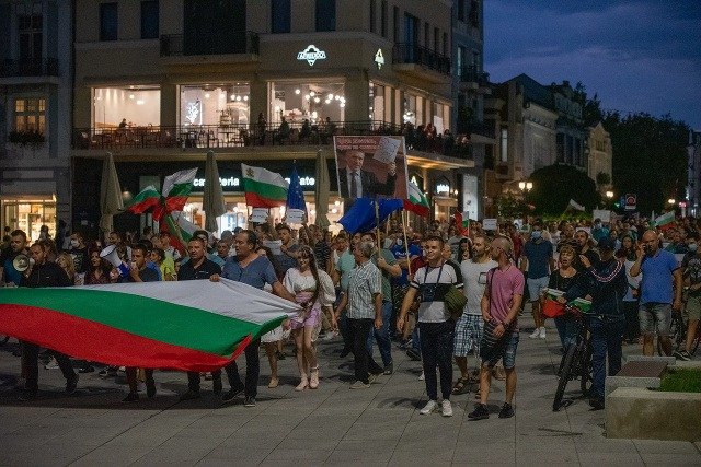 La Sofia, sute de persoane protestează în fața ambasadei Rusiei după atacurile din Marea Neagră