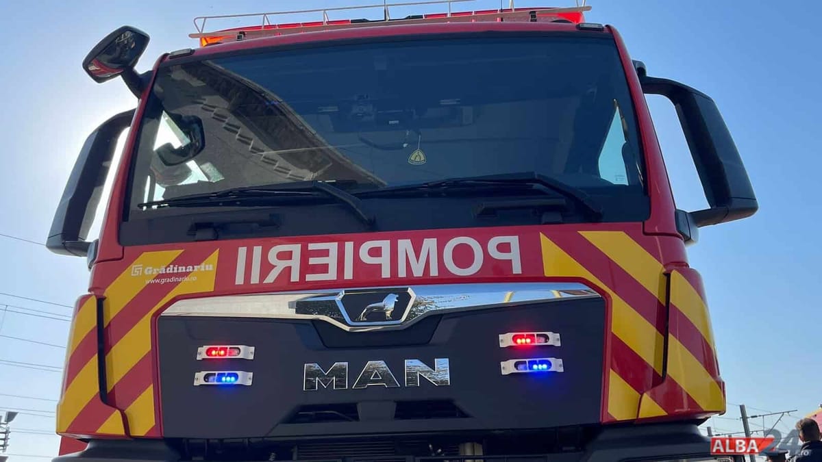 Lancrăm: incendiu într-un depozit de rumeguș, localizat potrivit ISU Alba