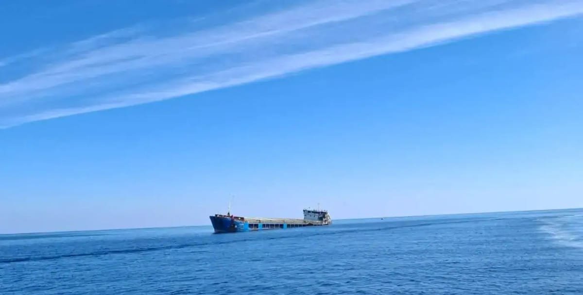 Lângă Capul Kaliakra, portcontainerul CONTSHIP JET a luat foc după un atac cu trei drone