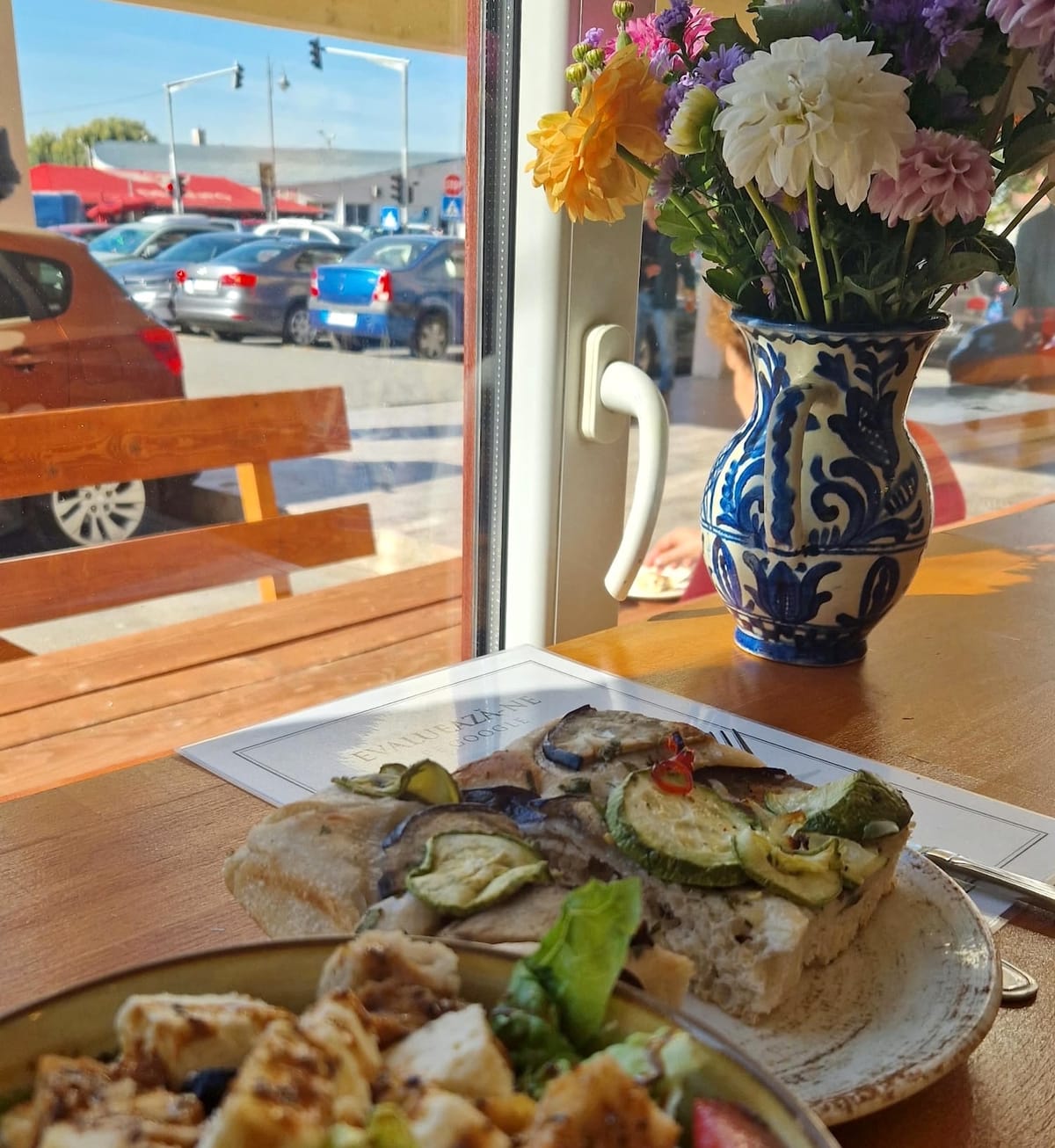 Lângă Piața Cibin, Korn Atelier lansează un meniu al zilei de 35 de lei cu focaccia și salată