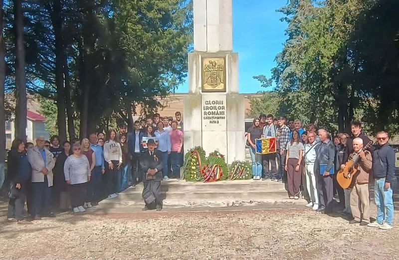 Lecție de istorie cu elevi olimpici, la Oarba de Mureș
