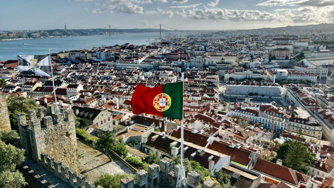 Lisabona și Porto: poliția a evacuat taberele protestatarilor împotriva crizei locuințelor, 55 arestați