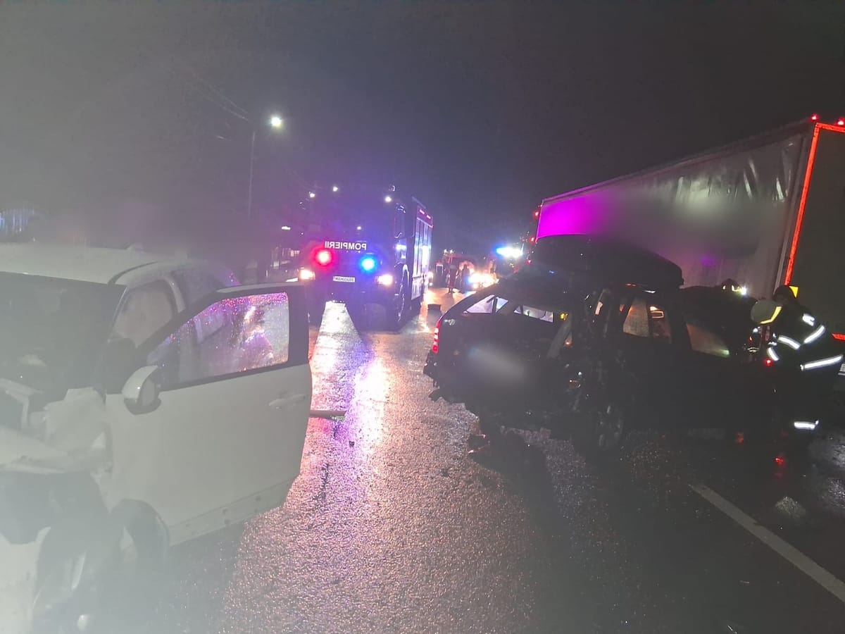 Livada: două șoferițe și două pasagere, rănite într-un accident pe DN1C