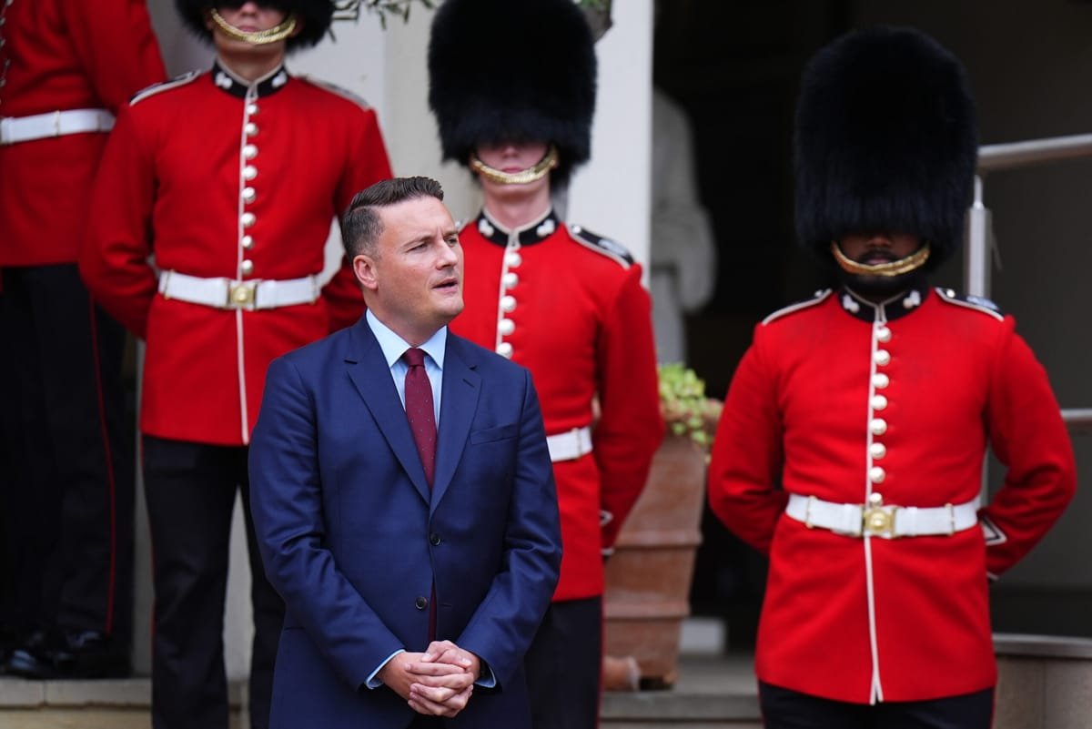 Londra: Secretarul Apărării cere pregătire pentru un scenariu în care NATO ar fi în război cu Rusia
