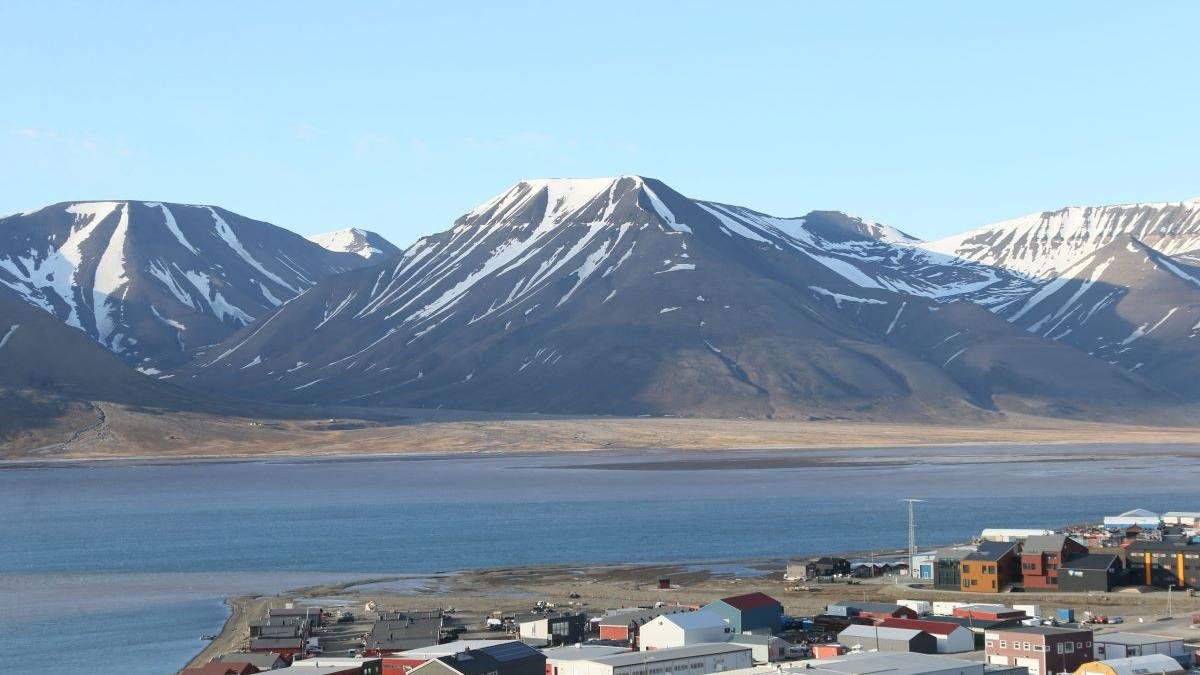 Longyearbyen: locuitorii sunt avertizați să nu mai bea apa de la robinet după depistarea metalelor