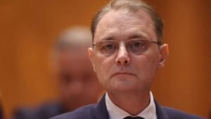 Luca Niculescu, aprobat prim-ministru al României după o criză politică de cinci luni, cu 280 de voturi