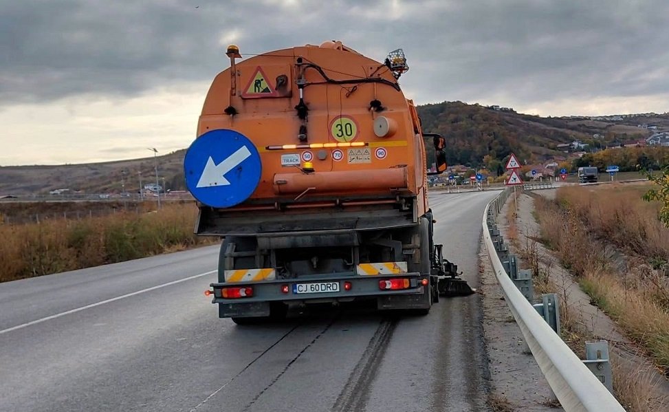 Lucrări pe DN 1C, DN 16, DN 1 și DN 75 din județul Cluj: asfalt nou, acostamente și indicatoare