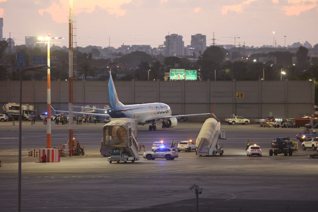 Mărturia pilotului care a fost înjunghiat la bordul avionului Flydubai: Nu puteam să-i las pe toți ceilalți să moară