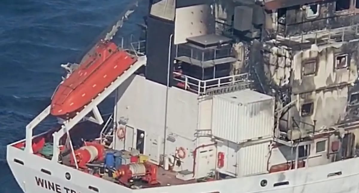 Marea Neagră: operațiune de salvare a 4 marinari, cu două elicoptere Black Hawk și nave