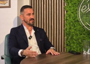 Măureni: primarul a semnat contracte de 4 milioane de euro pentru reabilitarea școlilor din Măureni și Șoșdea