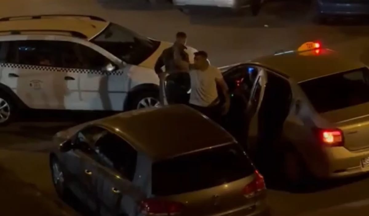 Mediaș: taximetrist lovit cu pumnii de un client, după o tamponare pe strada Wevern