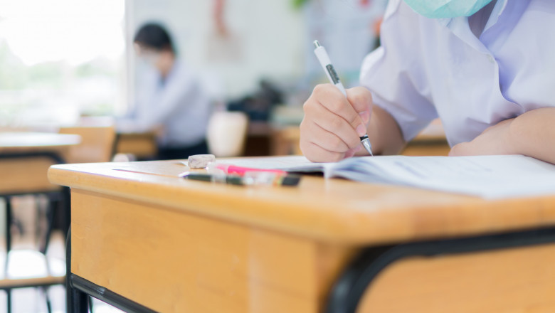 Medicii și farmaciștii specialiști vor susține pentru prima dată examen cu subiecte unice la nivel național