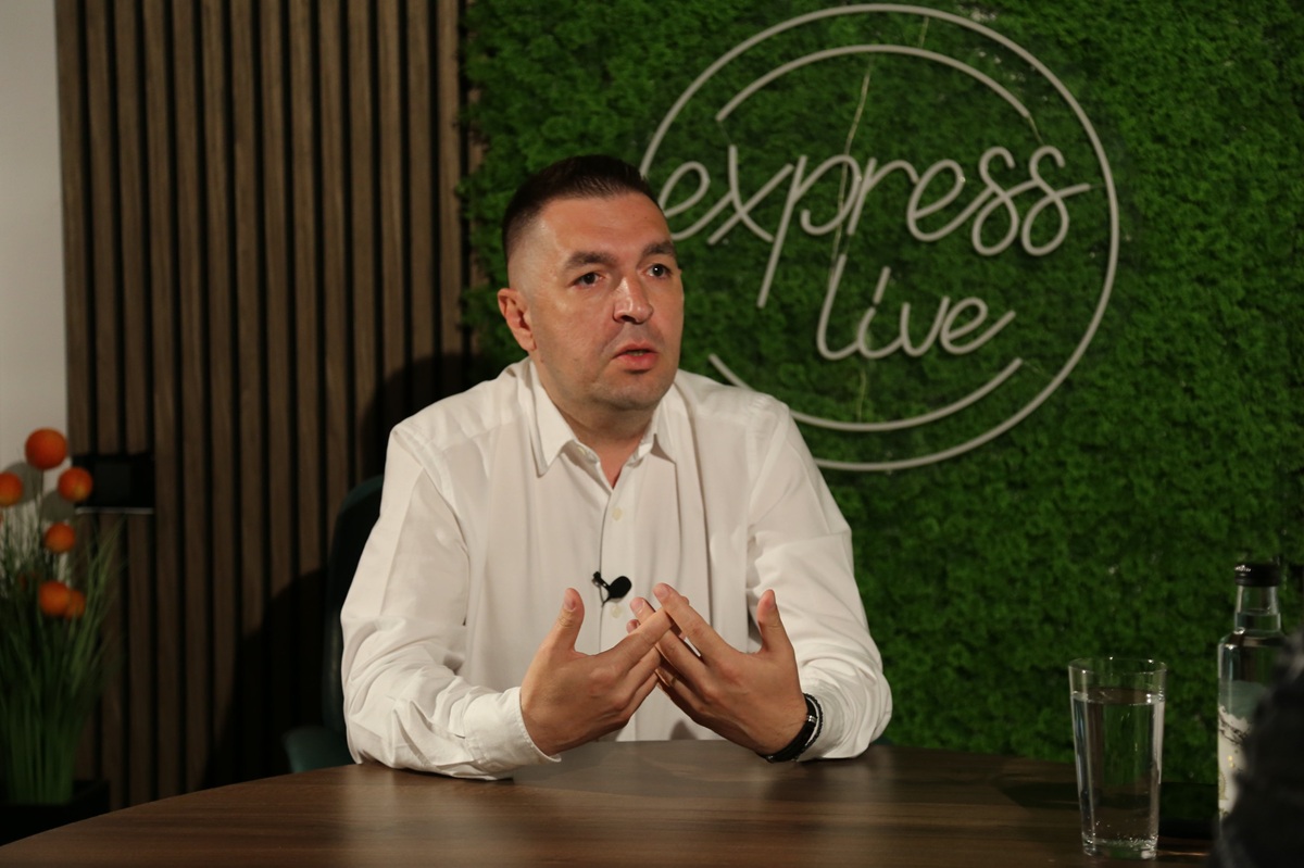 Mehadia: primarul Grigore Bardac spune că își drămuiește bugetul pentru a evita blocajele la finalul anului