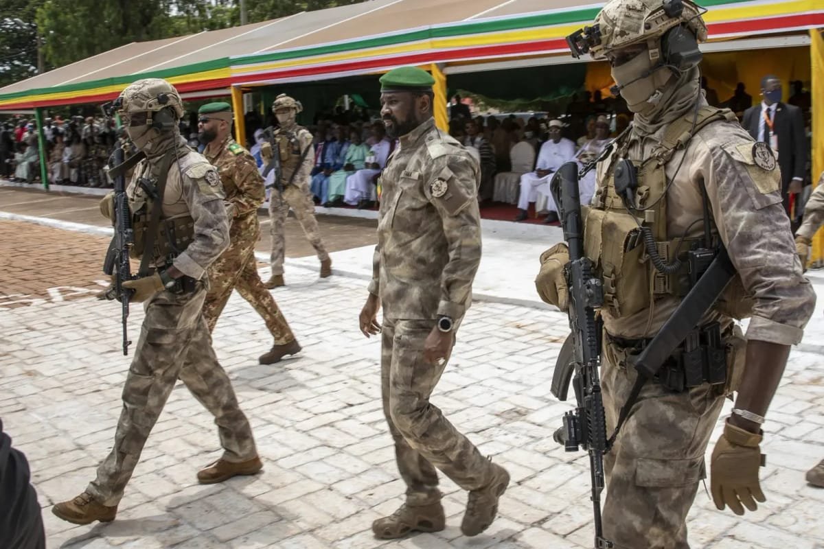 Militari ruși și malieni, acuzați că torturează civili în Mali. Deținuții, electrocutați și înecați