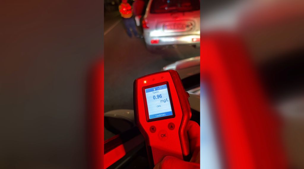 Minor de 17 ani, prins băut la volan și fără permis