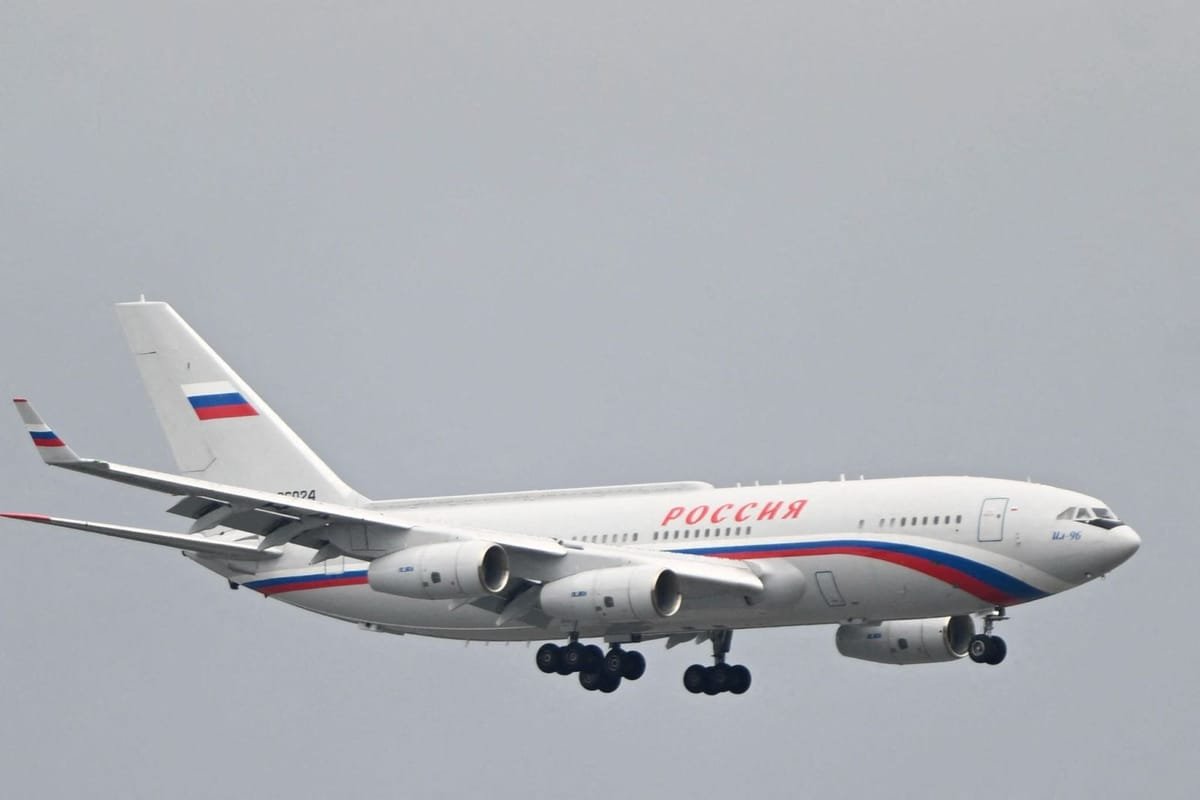 Moscova: 74 de drone interceptate, trei aeroporturi cu restricții și explozii în regiune