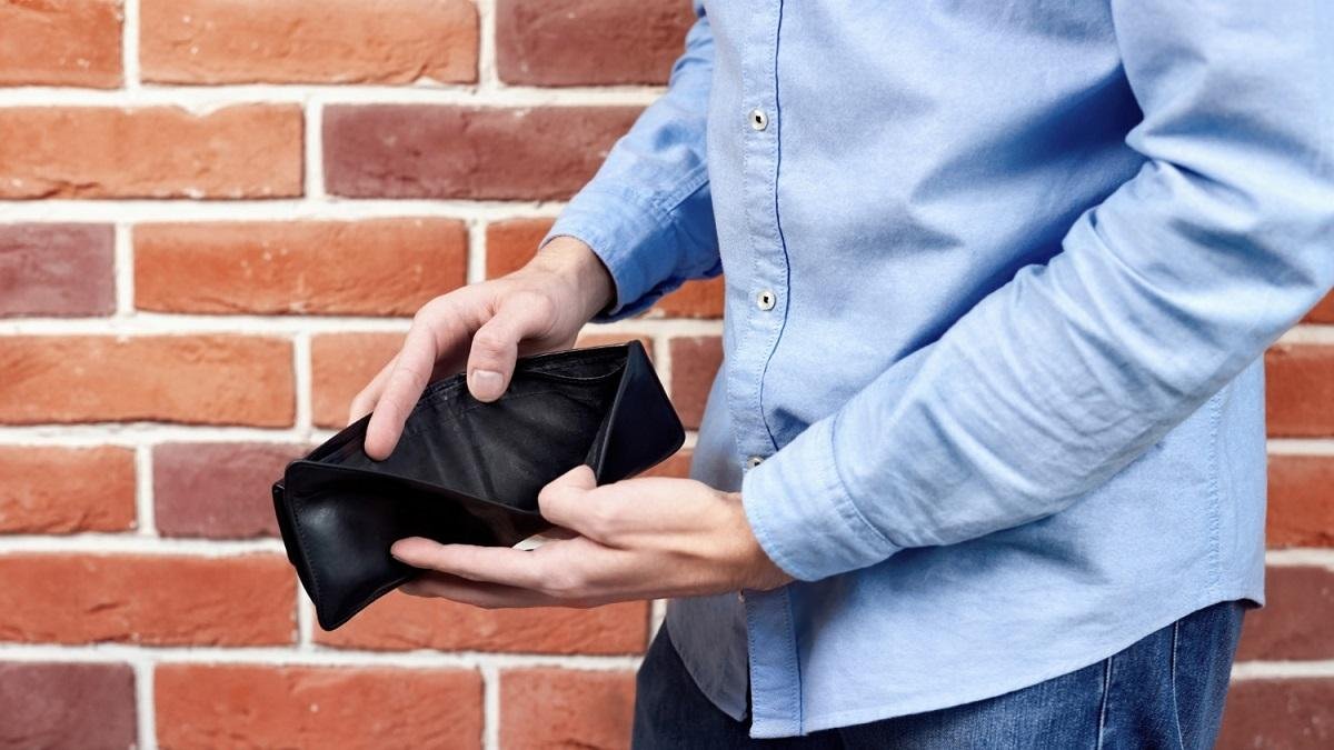 Moștenirea lui Bolojan: dintr-o sută de lei încasați la buget, 10 se duc pentru plata dobânzilor, restul - pentru plata