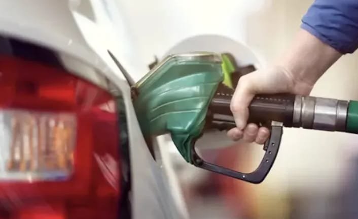 Motorina ar putea să se scumpească din nou, iar șoferii ar putea plăti mai mult pentru un plin