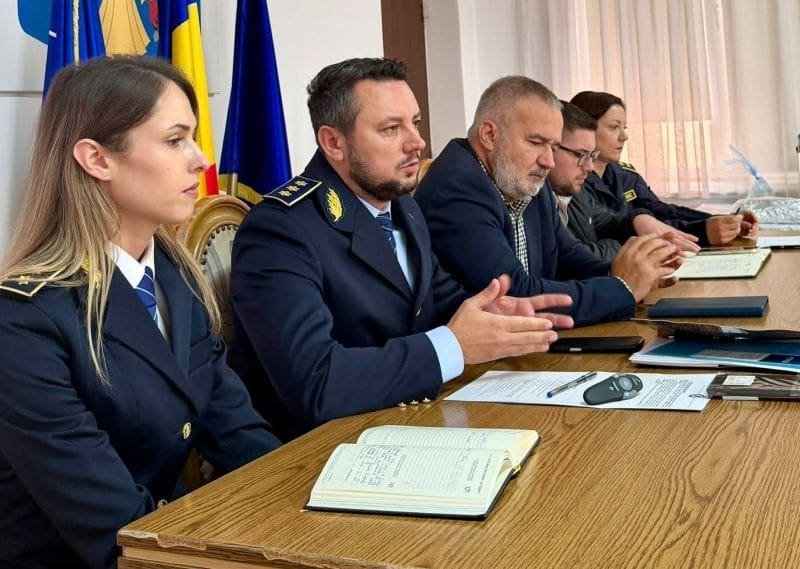 Mureș: angajatorii care reintegrează foști deținuți pot primi subvenții de până la 27.000 de lei