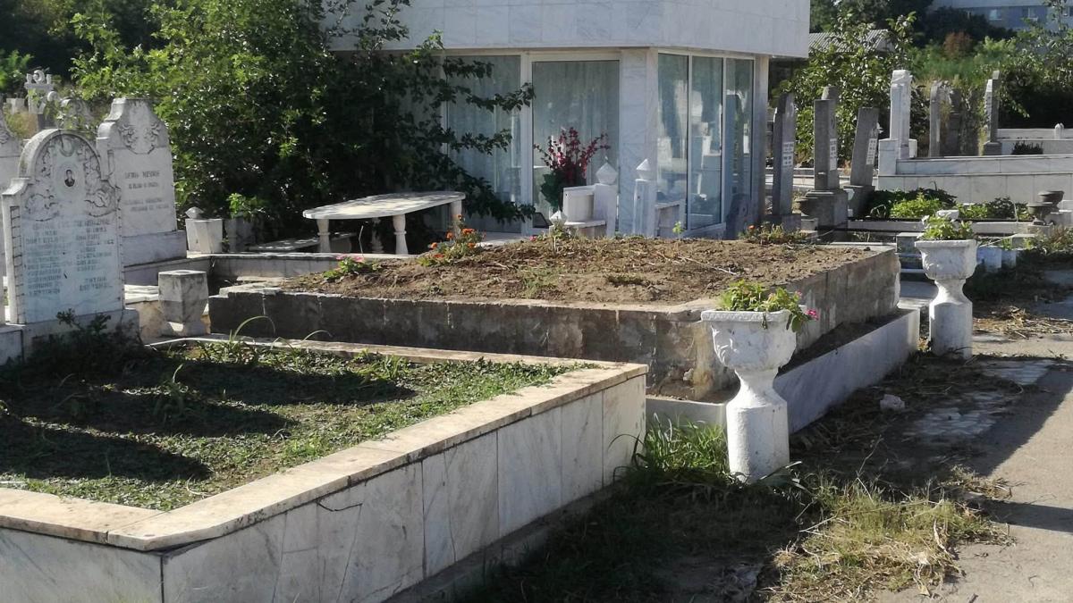 Musulmanii din România, îndemnați să renunțe la monumente funerare scumpe: fără marmură, fără fotografii