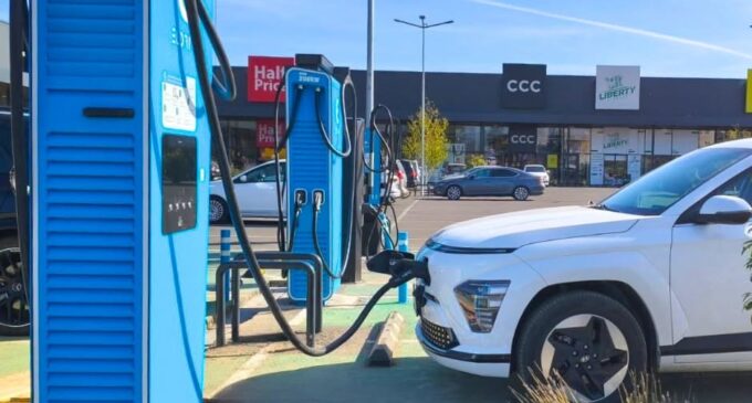 Încă 2 stații de încărcare pentru mașini electrice într-o zonă publică din Turda!