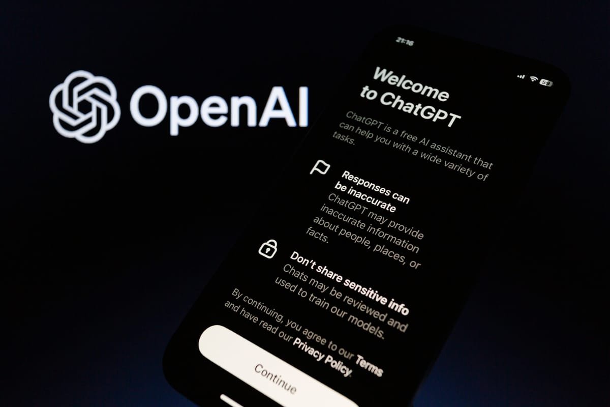 OpenAI va limita accesul adolescenților la informații despre arme pe ChatGPT