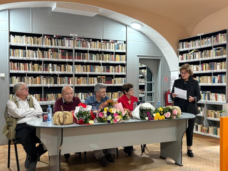 Orăștie: întâlnire cu poeta Nuța Crăciun la Biblioteca Municipală, despre volumul Noaptea târzie a trupului