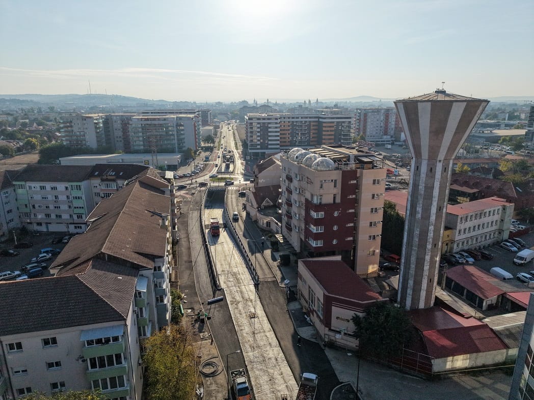 Oradea: a început așternerea asfaltului în pasajul Oneștilor și pe strada Lăpușului