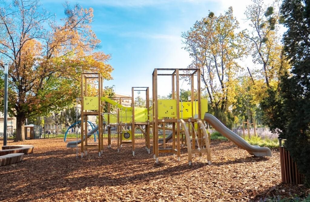 Oradea: amenzi de până la 5.000 de lei pentru nerespectarea regulilor din locurile de joacă