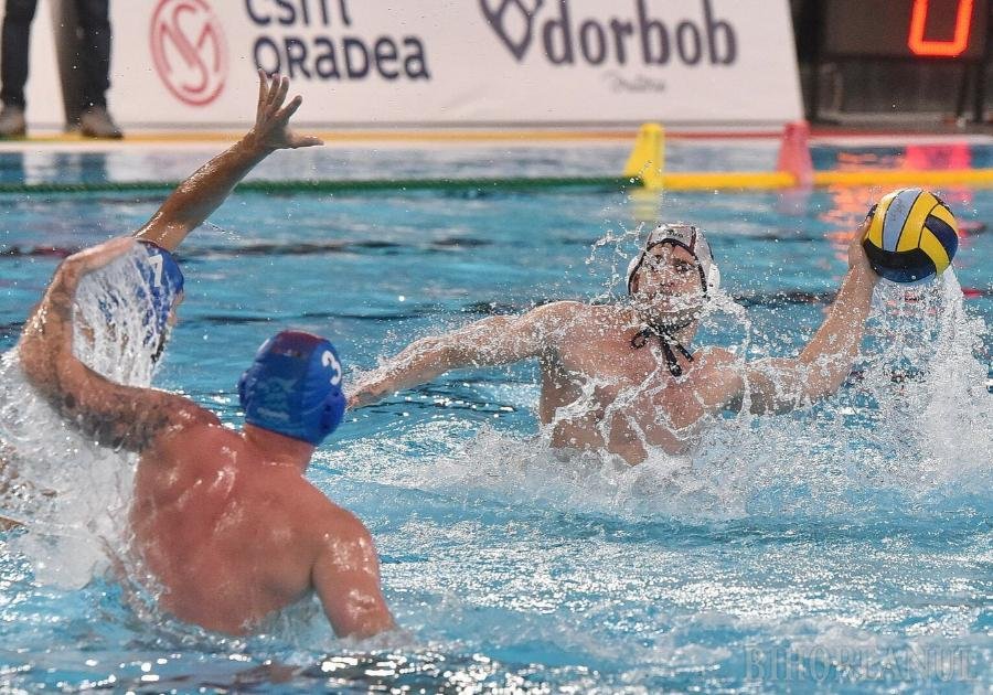 Oradea: CSM învinge categoric Politehnica Cluj cu 24-3, în Superliga de polo pe apă