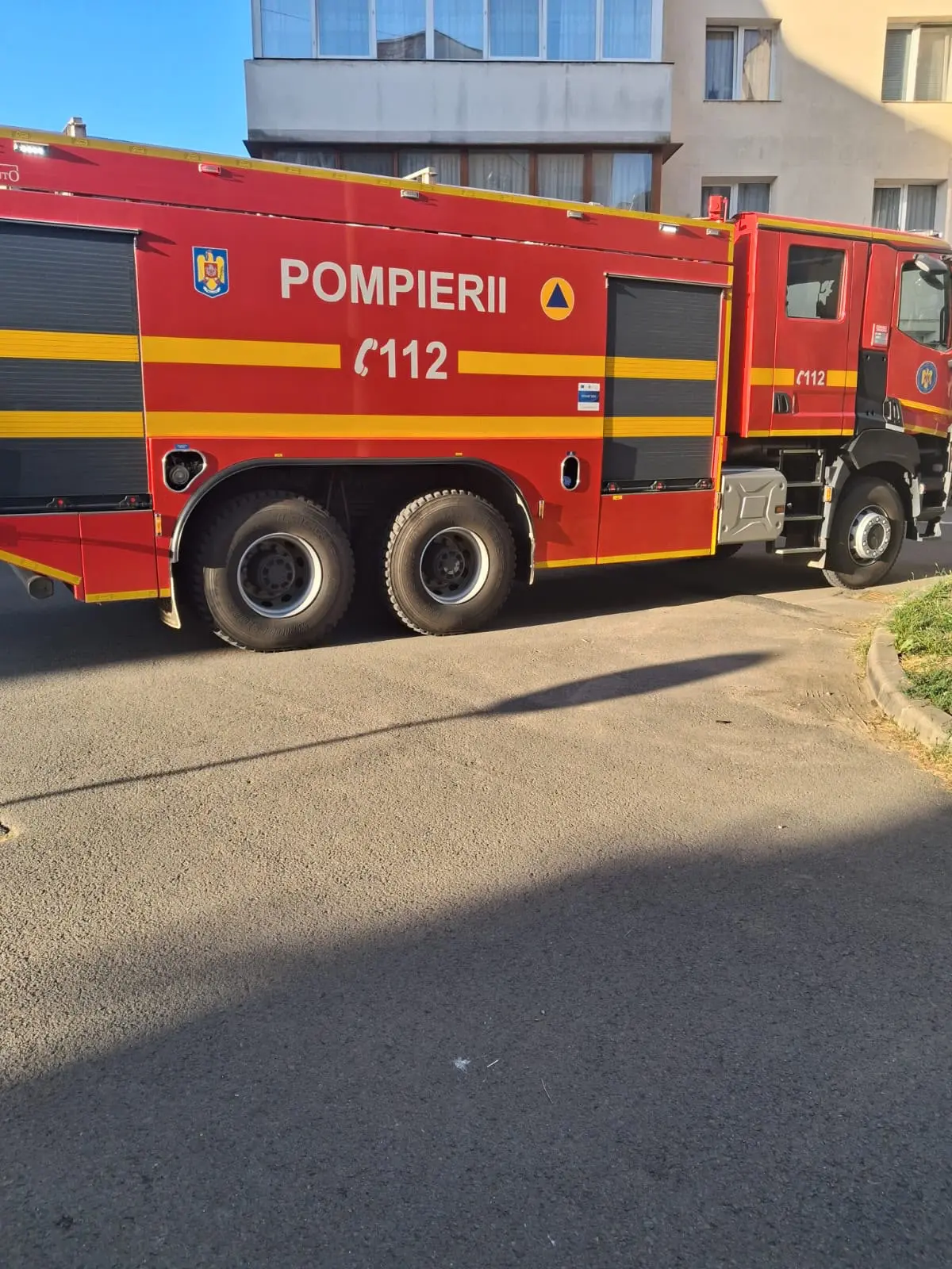 Oradea: incendiu de mare amploare pe strada Barierei, intervin pompierii bihoreni
