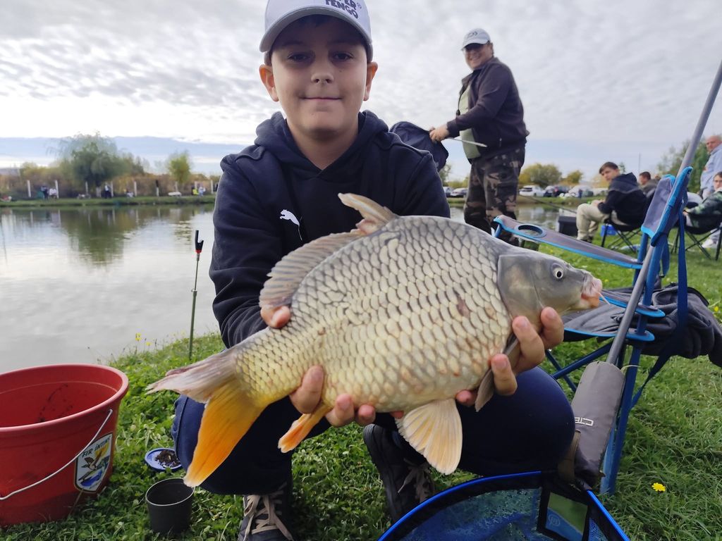 Orheiul Bistriței: record de participanți la Cupa Junior, concurs de pescuit pentru copii