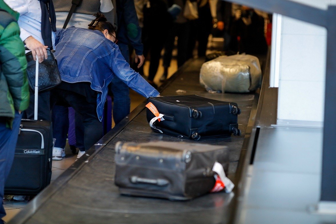 Otopeni: anchetă după dispariția a circa 700.000 de euro de la Biroul Vamal de Frontieră