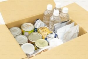 Pachete cu alimente, haine și produse de igienă pentru persoanele vulnerabile, din rezervele de stat