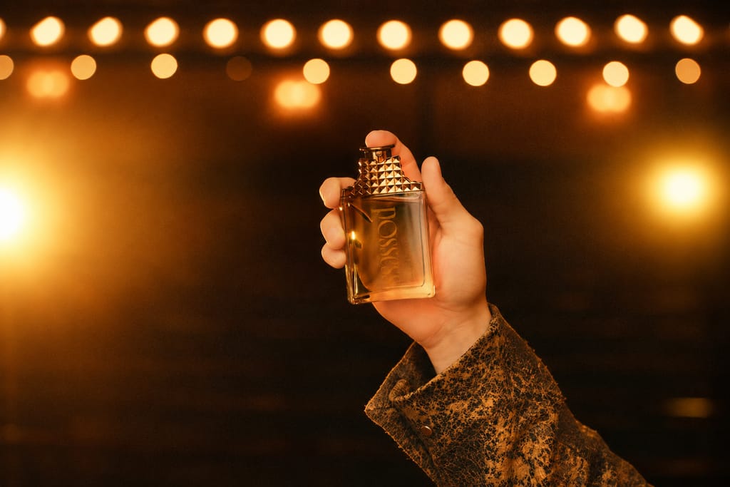 Parfumuri premium pentru toamnă și iarnă: cum alegi un parfum cu prezență de durată