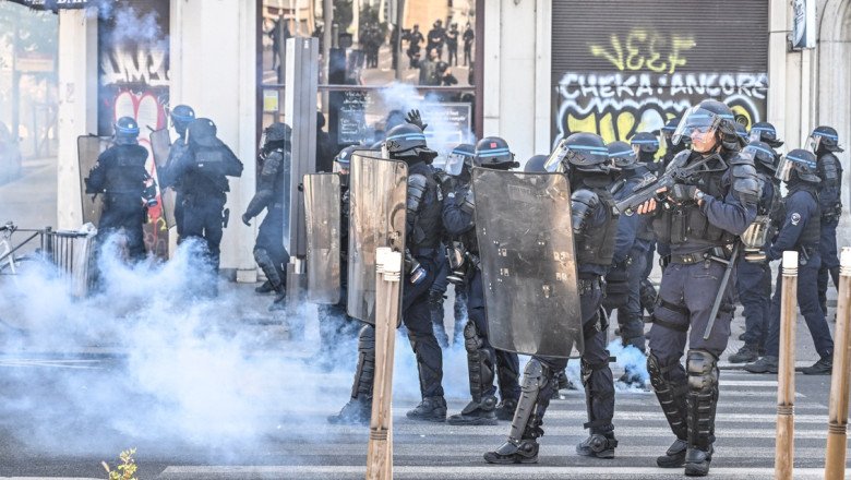 Paris: autoritățile anunță restricții pentru unele manifestații, după noi tensiuni sociale în Franța