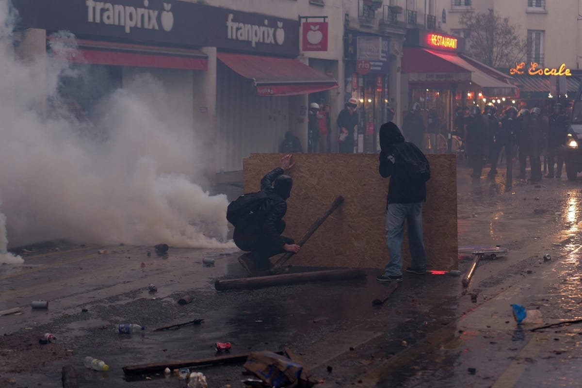 Parisul interzice manifestațiile pe anumite trasee, în pregătirea protestelor naționale din Franța