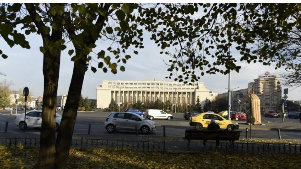 Parlament: premierul Luca Niculescu, convocat de AUR pentru explicații urgente despre deficitul bugetar