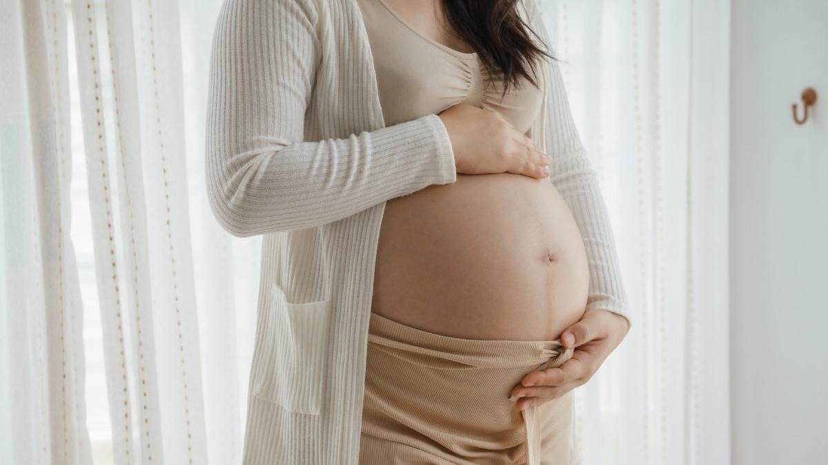 Parlamentul a adoptat legea însoțitorului la naștere; votul a fost umbrit de un scandal pe vaccinare