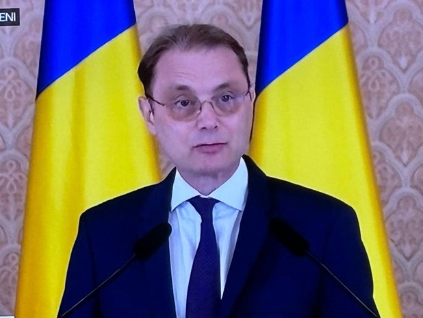 Parlamentul a dat votul de încredere Guvernului lui Luca Niculescu, cu 280 de voturi pentru