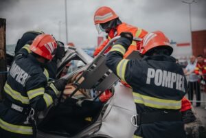 Pe A1, un bărbat prins într-un accident a fost extras inconștient, în stop cardio-respirator