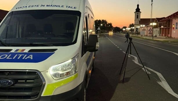 Pe DN 6, în Caraș-Severin: peste 20 de sancțiuni pentru viteză și trei vehicule imobilizate