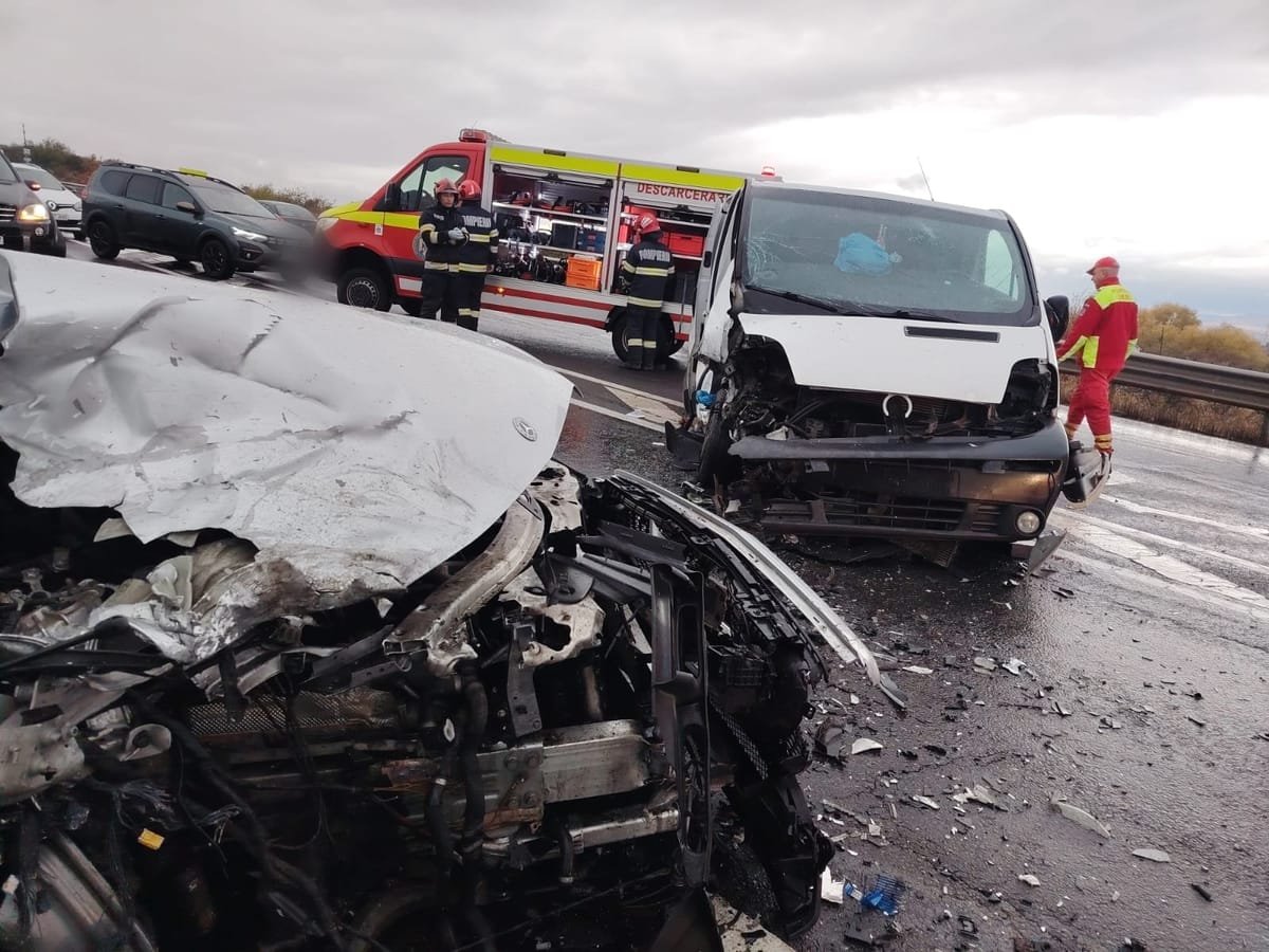 Pe Feleac, șase persoane, între care doi minori, transportate la spital după un accident rutier