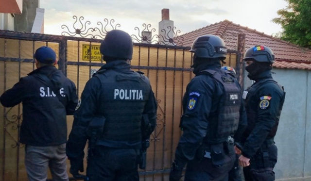 Percheziții într-un dosar penal ce vizează constituirea unui grup infracțional organizat