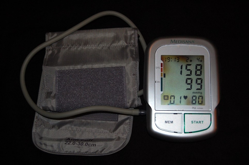 Peste 66.000 de hunedoreni au hipertensiune, iar alte 33.000 au boli cardiovasculare